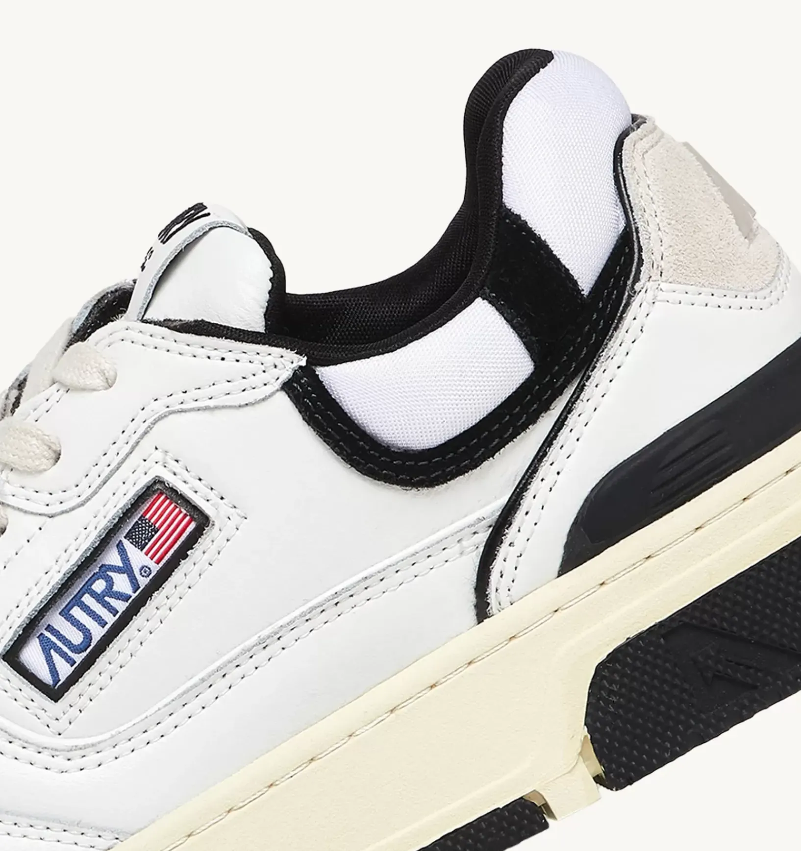 Sneakers Clc In Pelle Colore Bianco E Nero