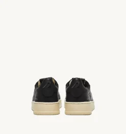 Sneakers Dallas Low In Morbida Pelle Nera Di Capra