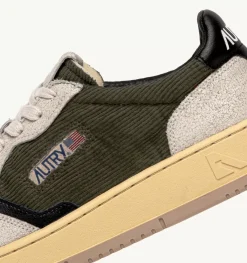 Sneakers Medalist Low In Velluto A Costine Verde E Pelle Bianca