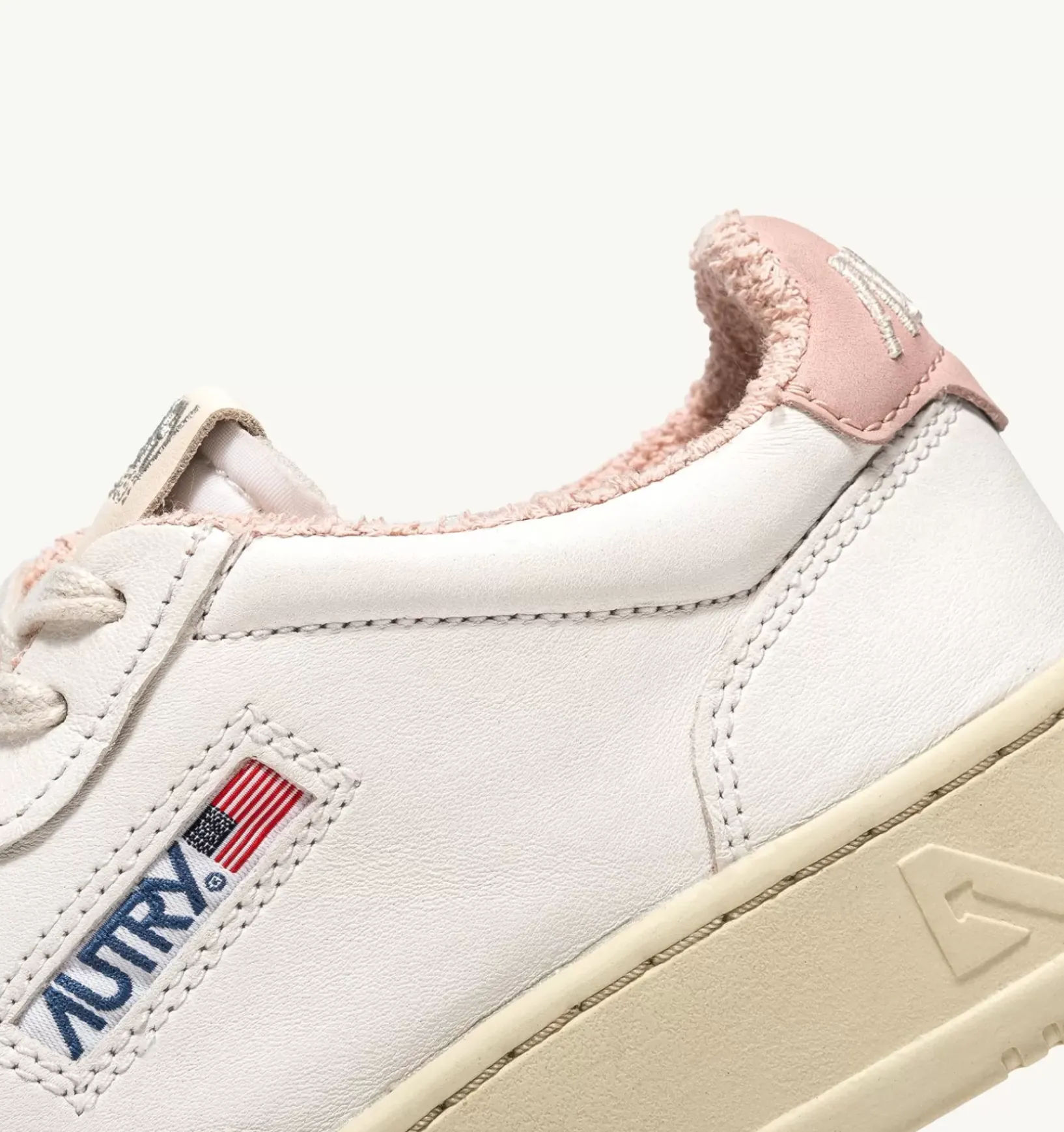 Sneakers Medalist Low In Pelle Morbida Di Capra E Spugna Color Bianco E Powder