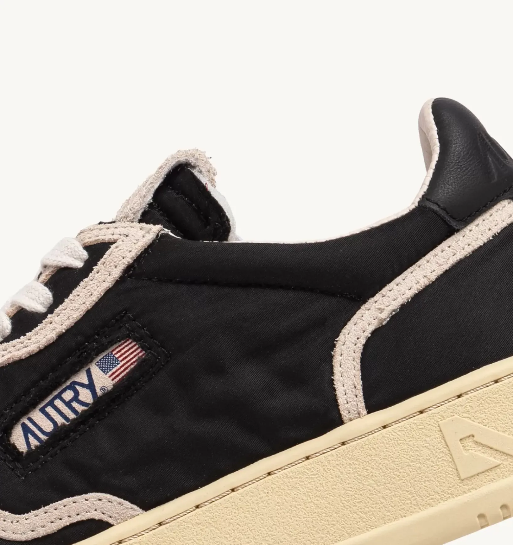 Sneakers Medalist Low In Nylon Nero E Suede Beige