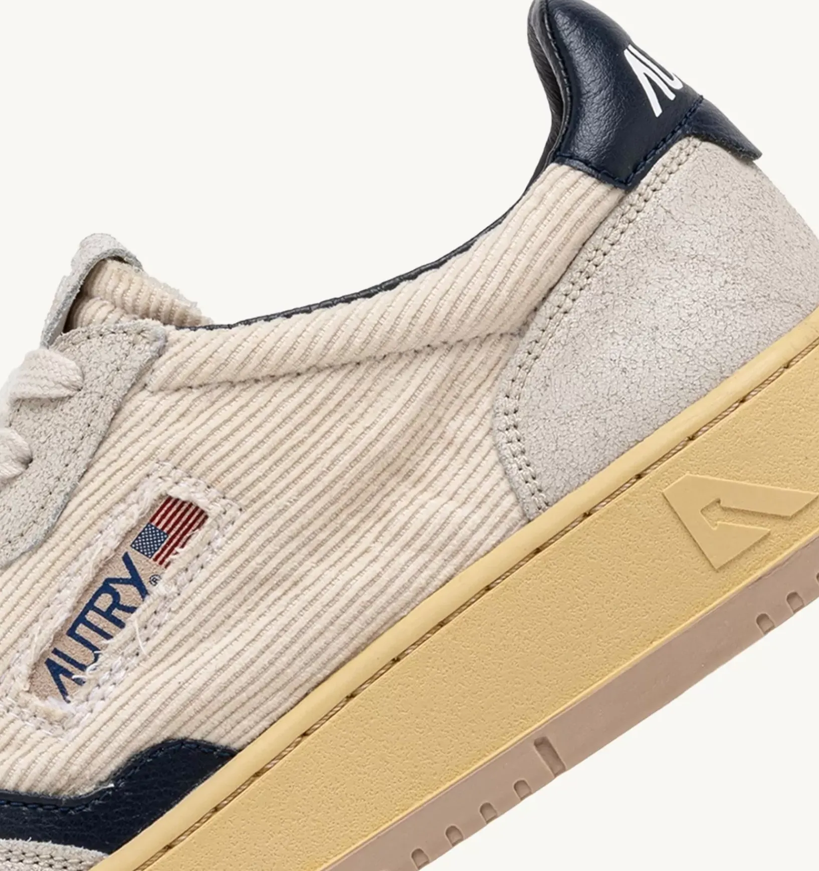 Sneakers Medalist Low In Velluto A Costine E Suede Bianco E Blu