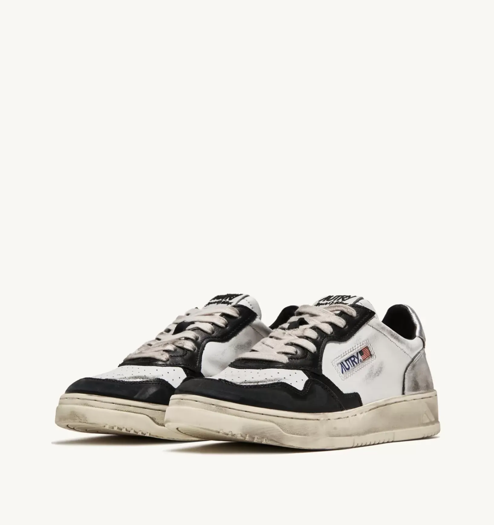 Sneakers Super Vintage Low In Pelle Bianco Nero E Argento